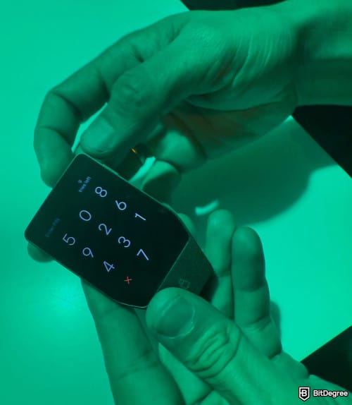 Trezor Safe 7 review: a screen where you enter your PIN.